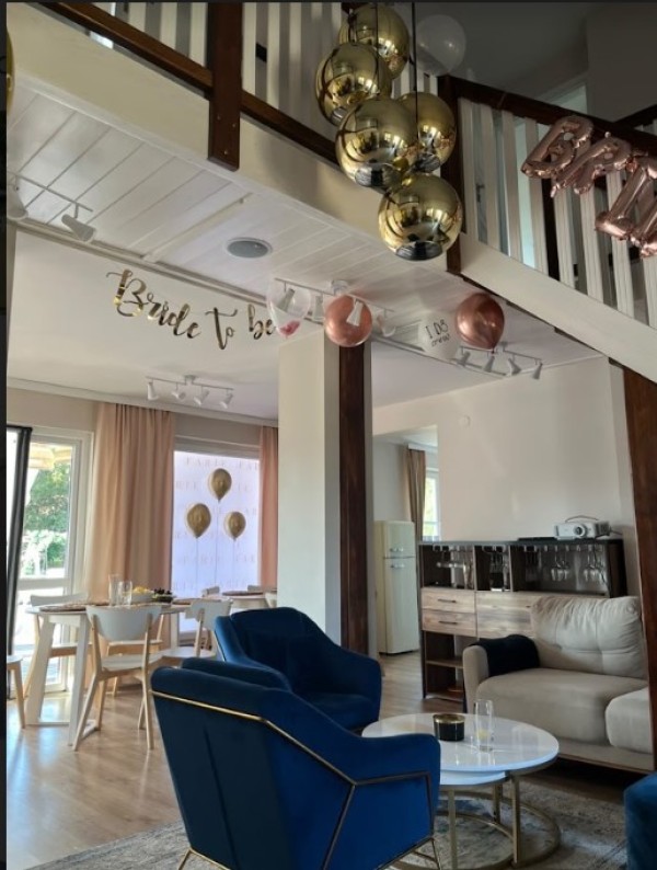 Standardowy wieczór panieński to festiwal żenady