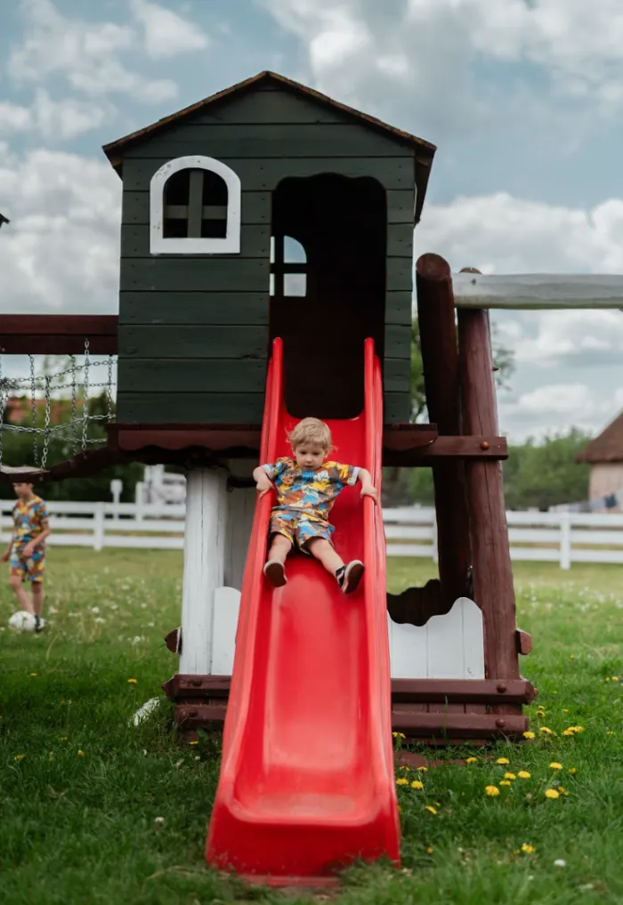 Rodzinny Pobyt - Zabawa na Placu Zabaw