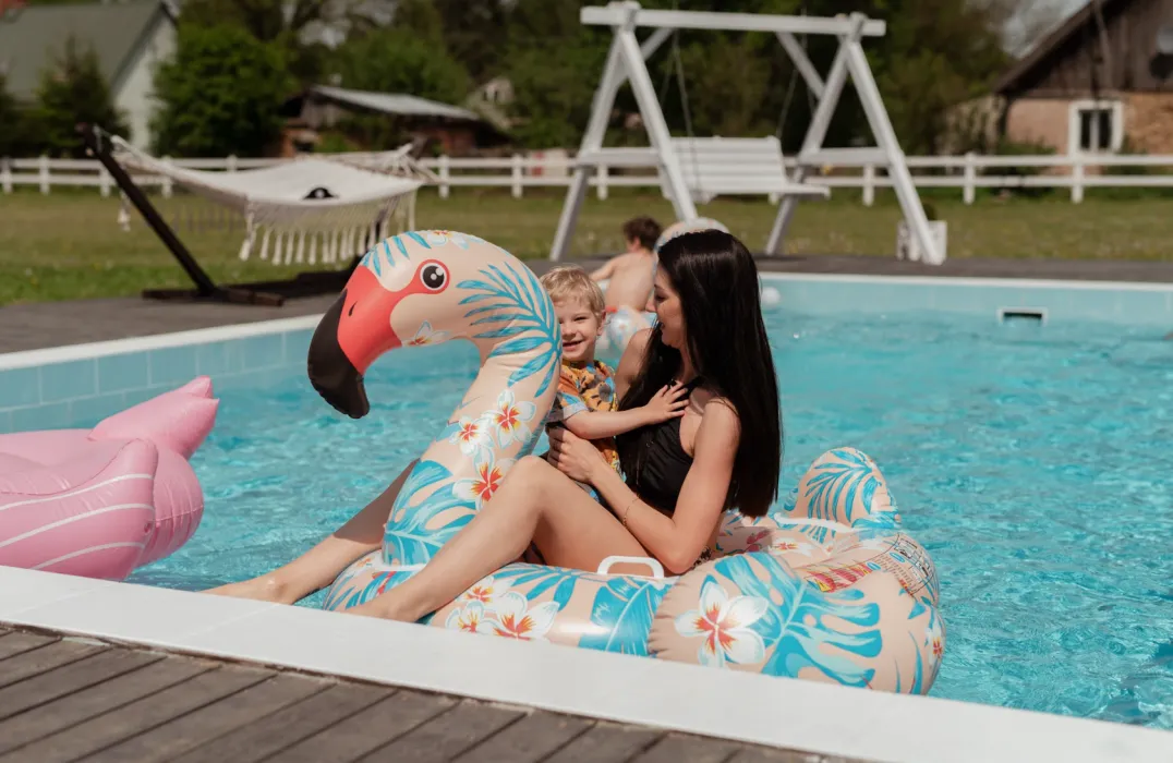 Rodzinny Pobyt - Zabawa w basenie