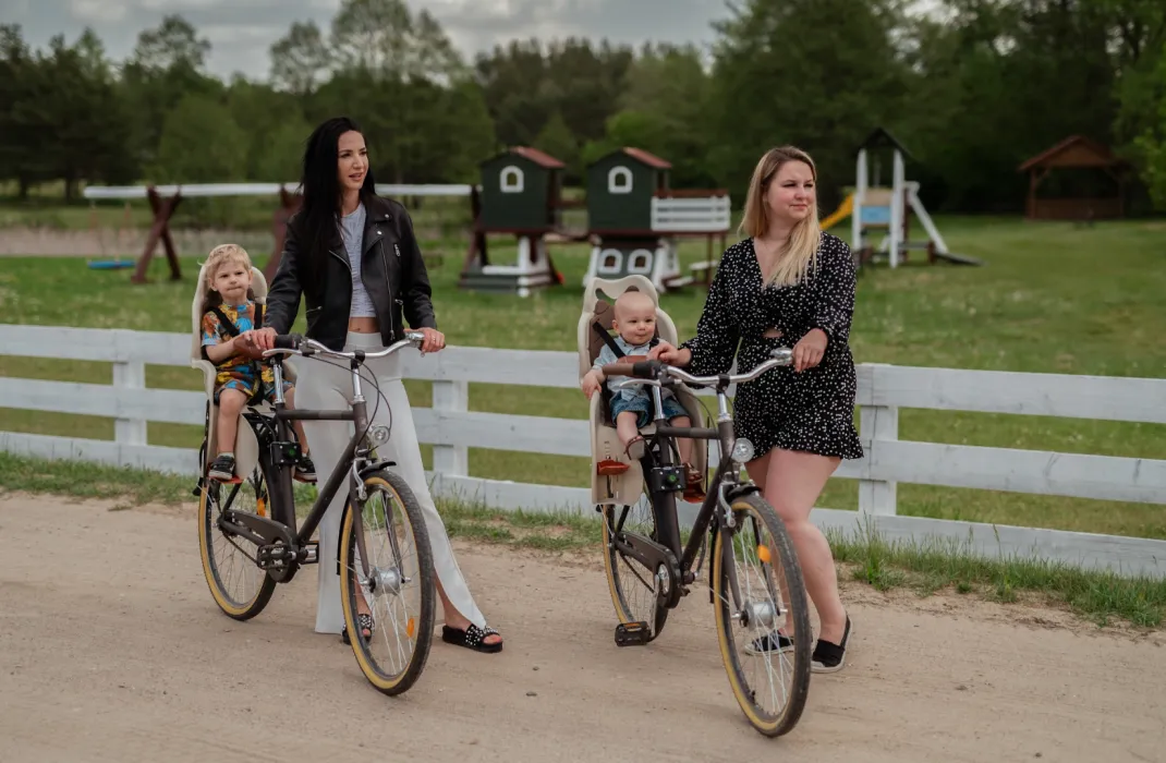 Wycieczka rowerowa w otoczeniu przyrody